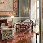 Royal Arthouse Lady Marys Tribunali Luxury - Family