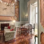Royal Arthouse Lady Marys Tribunali Luxury - Family