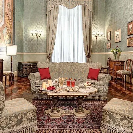 아파트 Royal Arthouse Lady Marys Tribunali Luxury - Family 나폴리