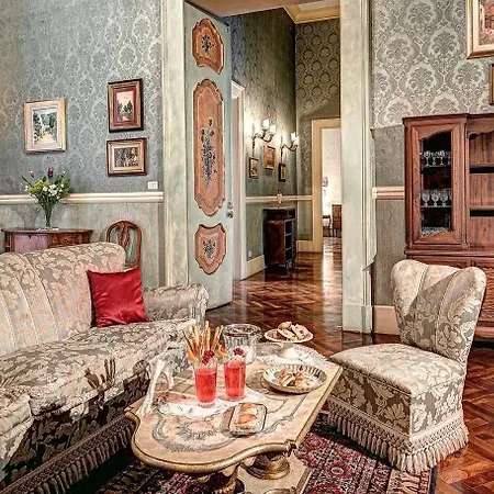 Royal Arthouse Lady Marys Tribunali Luxury - Family 나폴리