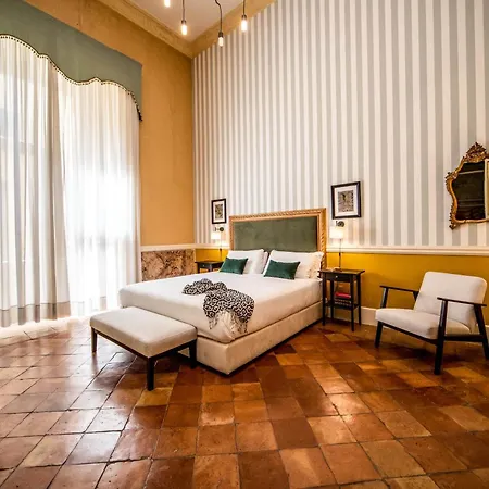 Apartment Royal Arthouse Lady Marys Tribunali Luxury - Family Naples