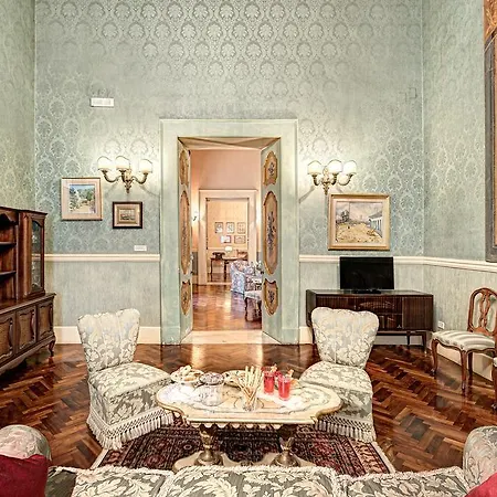 Royal Arthouse Lady Marys Tribunali Luxury - Family Napels