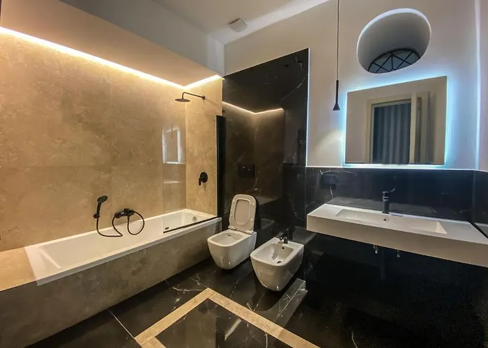 Royal Arthouse Lady Marys Tribunali Luxury - Family Napels