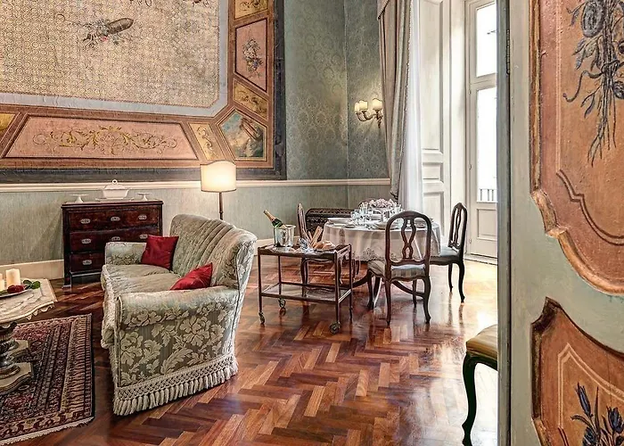 Royal Arthouse Lady Marys Tribunali Luxury - Family